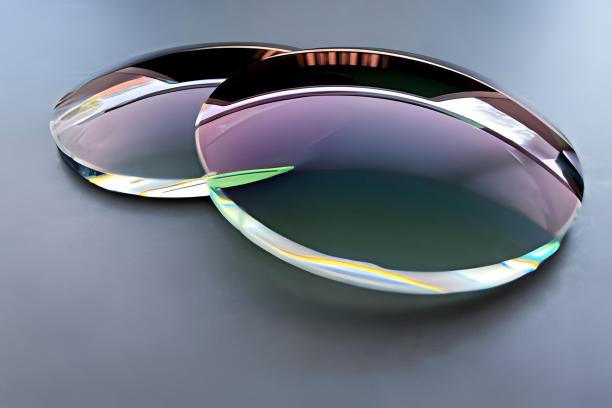 Two curved optical elements with colored reflected light